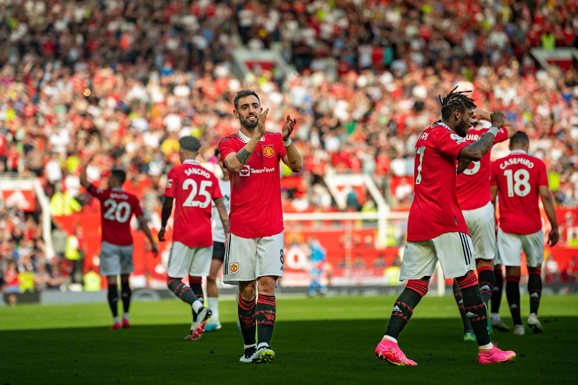 她都以不服 她都以不服